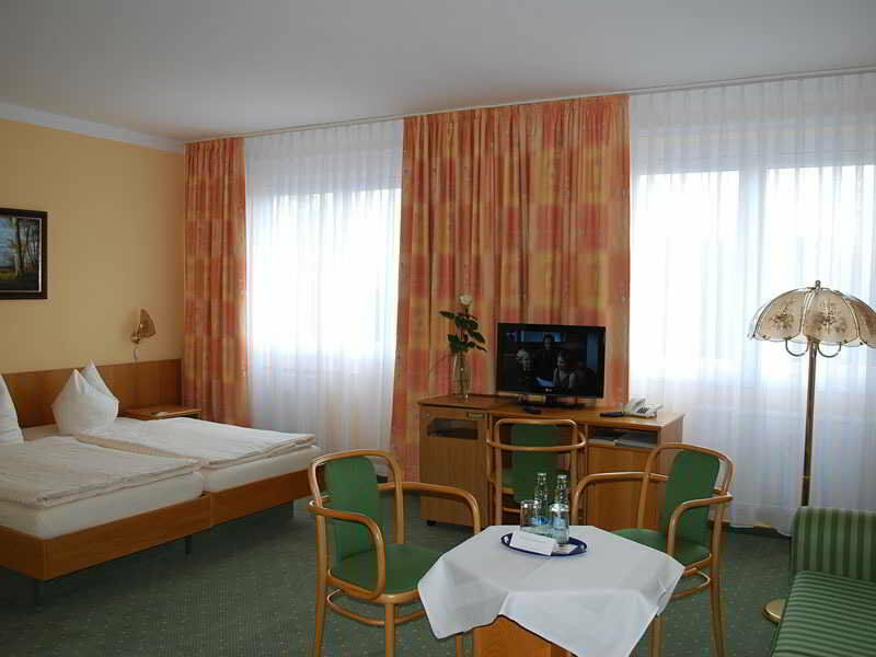Hotel Horizont GmbH Neubrandenburg Exterior foto